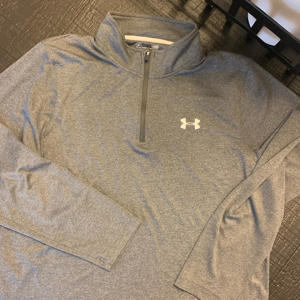 Under Armour Lite Weight 1/4 Zip - Grey - Size Lg